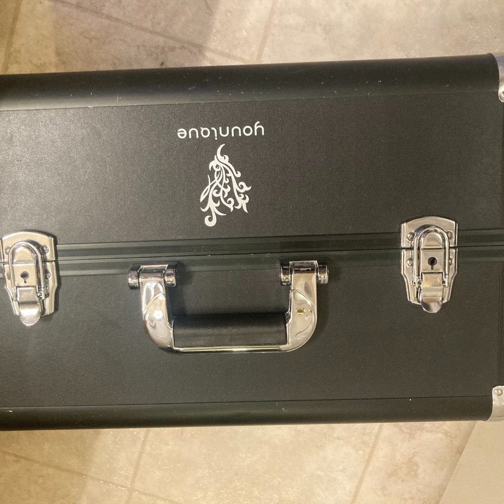 Younique Make Up Trunk/Case